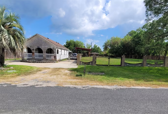 Photo 3 of 3710 19th Street N, Texas City, TX