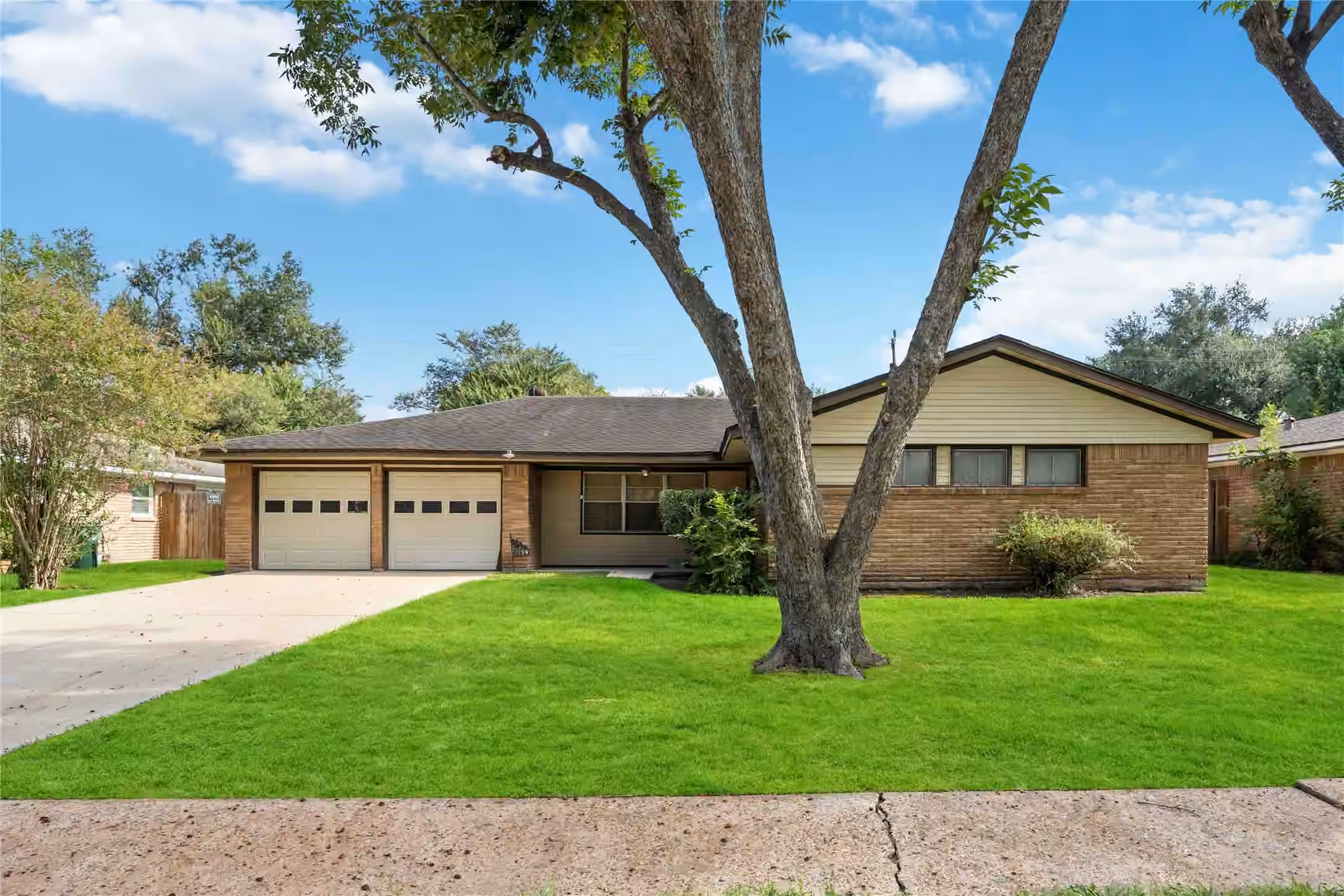 Photo of 7719 Wilmerdean Street, Houston, TX 77061