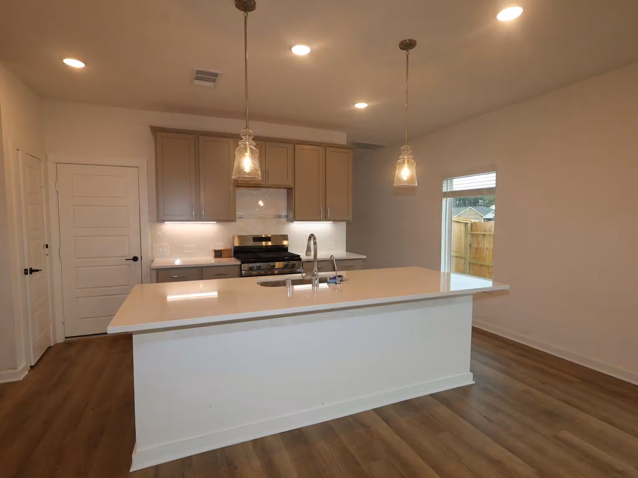 Photo 4 of 748 Hackberry Branch Court, Magnolia, TX