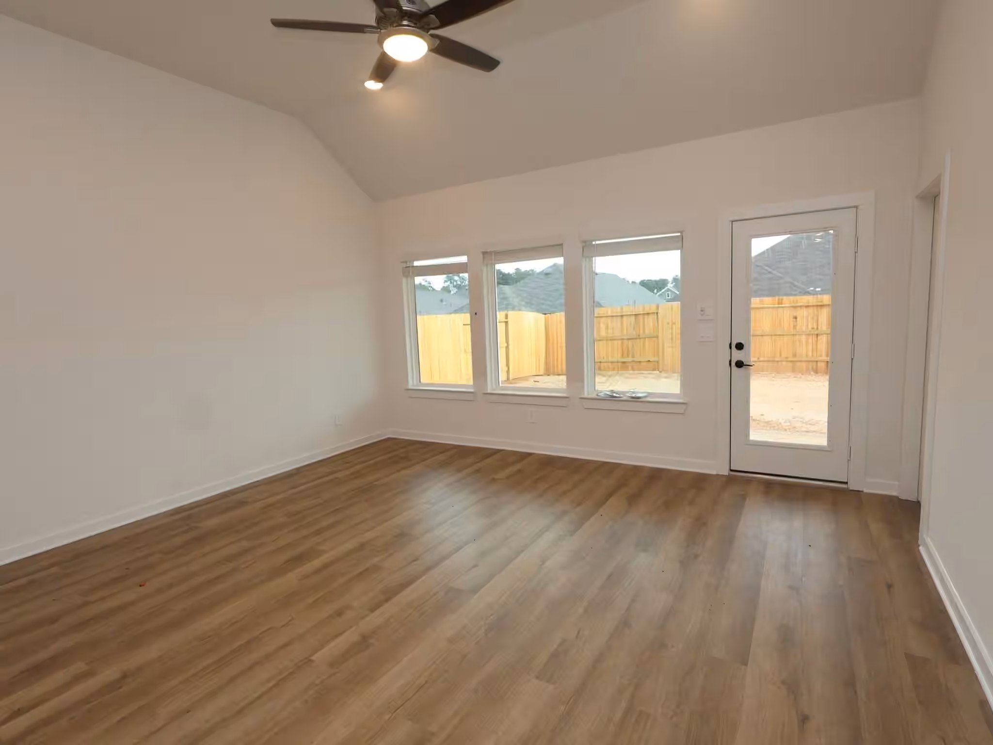 Photo 5 of 748 Hackberry Branch Court, Magnolia, TX