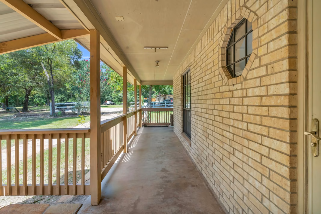 Photo 5 of 3907 Black Oak Lane, Montgomery, TX