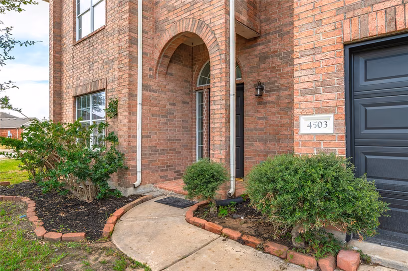 Photo 4 of 4503 Regal Drive, Baytown, TX