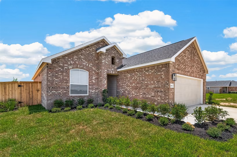 Photo 3 of 1435 Terry Roberts Drive, Angleton, TX