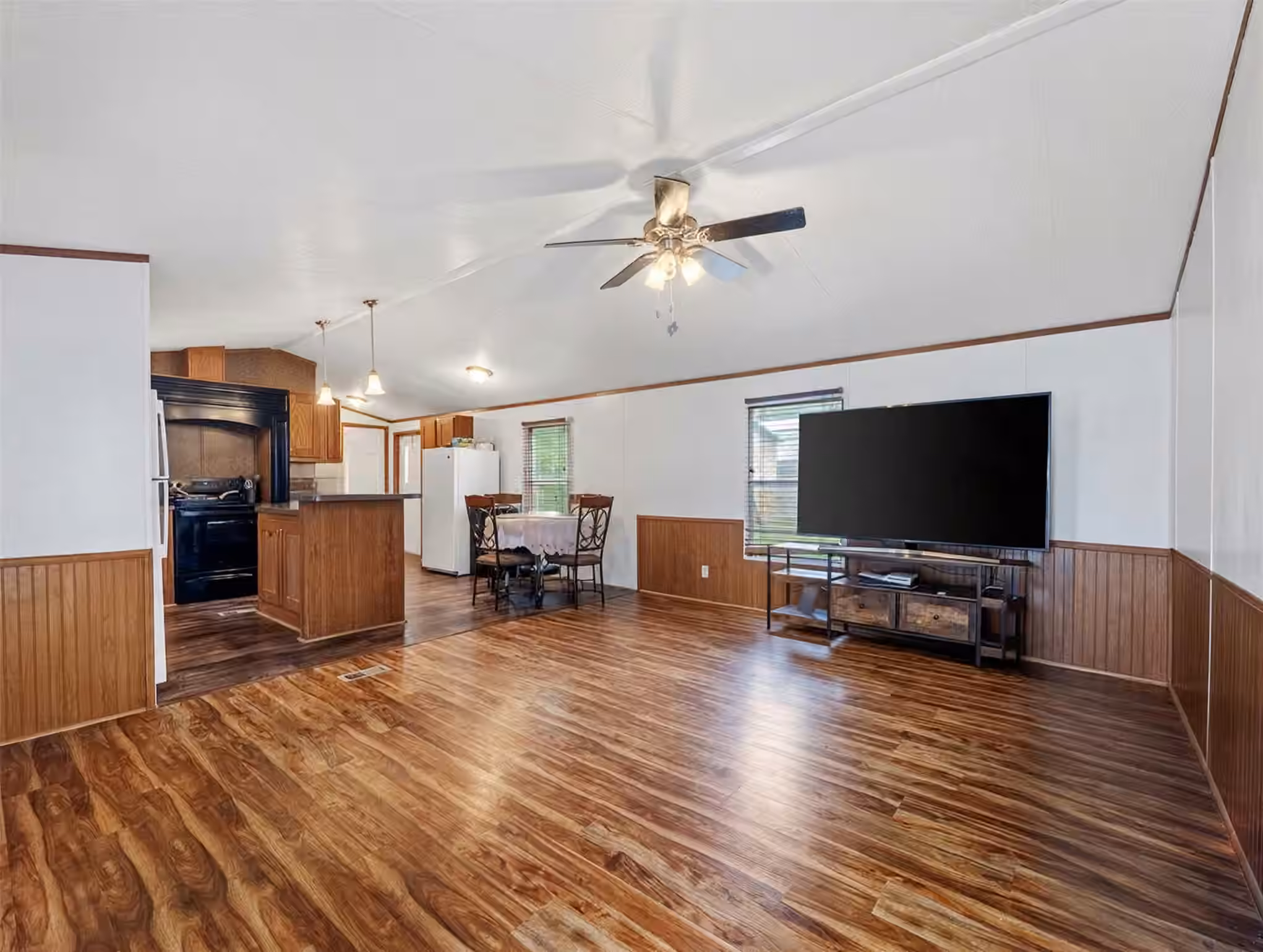 Photo 5 of 13053 Oak Manor Court, Willis, TX