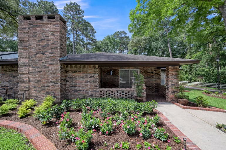 Photo of 117 Broken Bough Lane, Conroe, TX