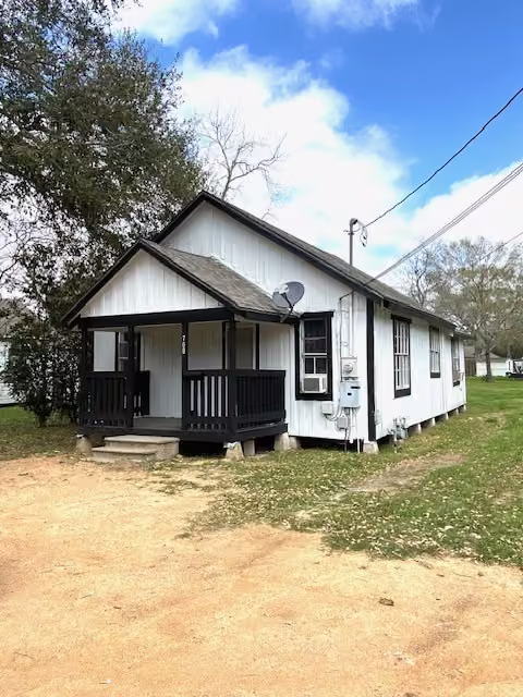 Photo 2 of 708 N Wharton Street, El Campo, TX