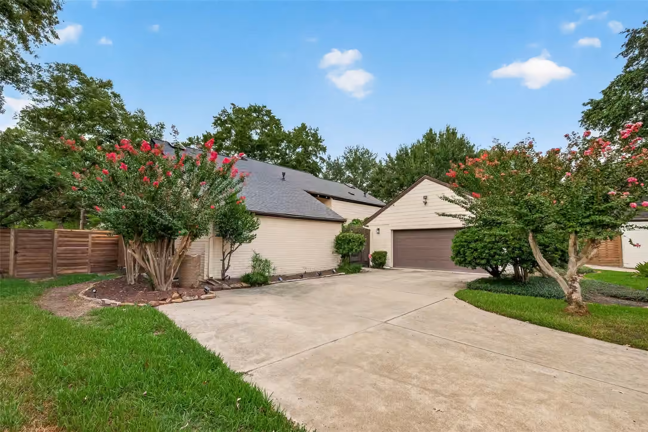 Photo 2 of 1602 Big Lake Drive, Houston, TX