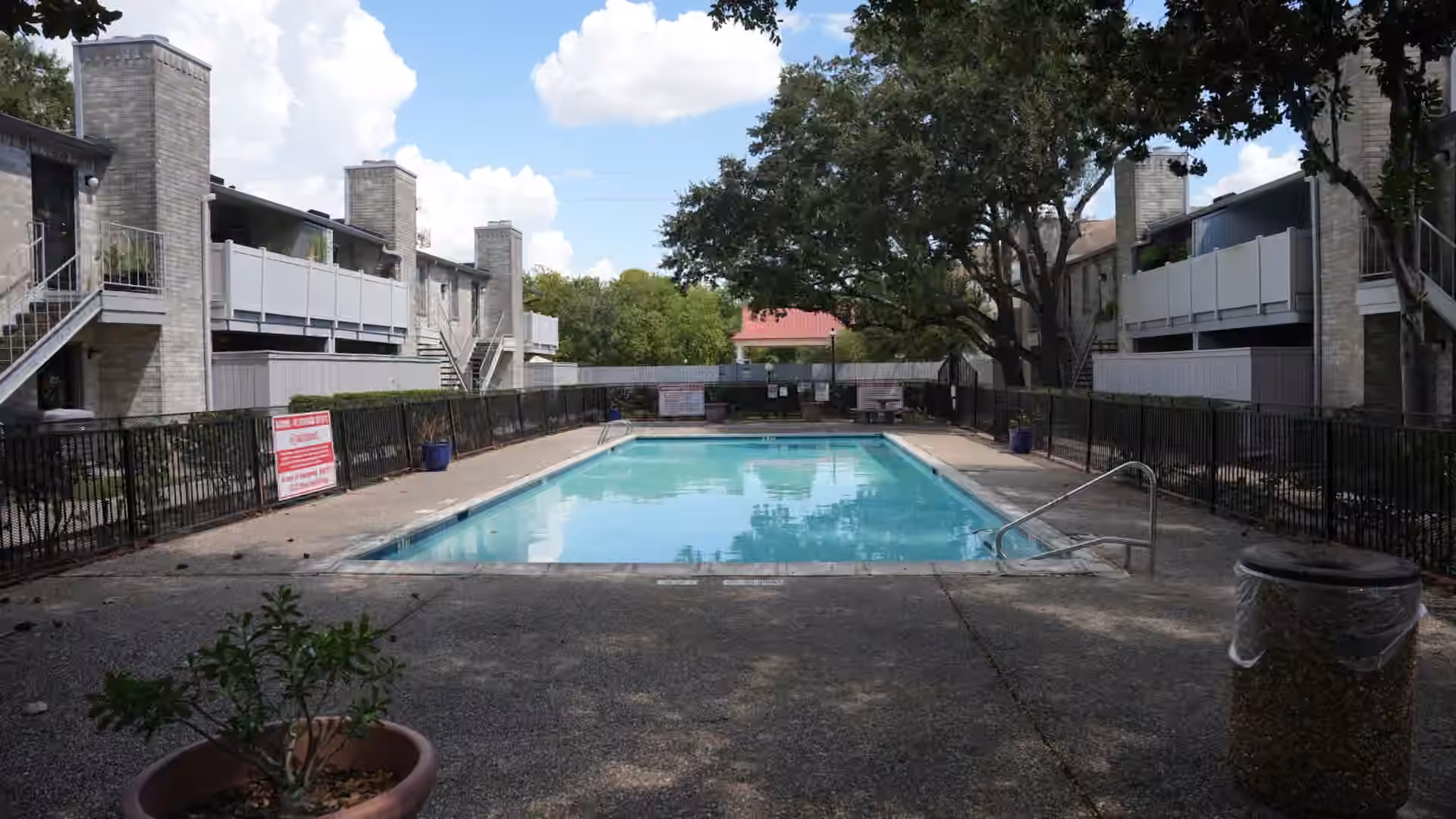 Photo 6 of 10839 Braes Bend 10839, Houston, TX