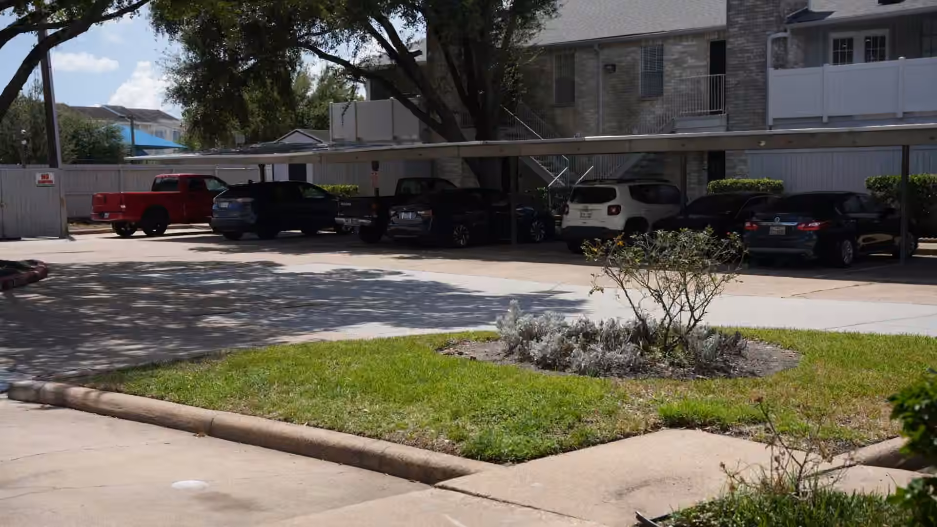 Photo 7 of 10839 Braes Bend 10839, Houston, TX