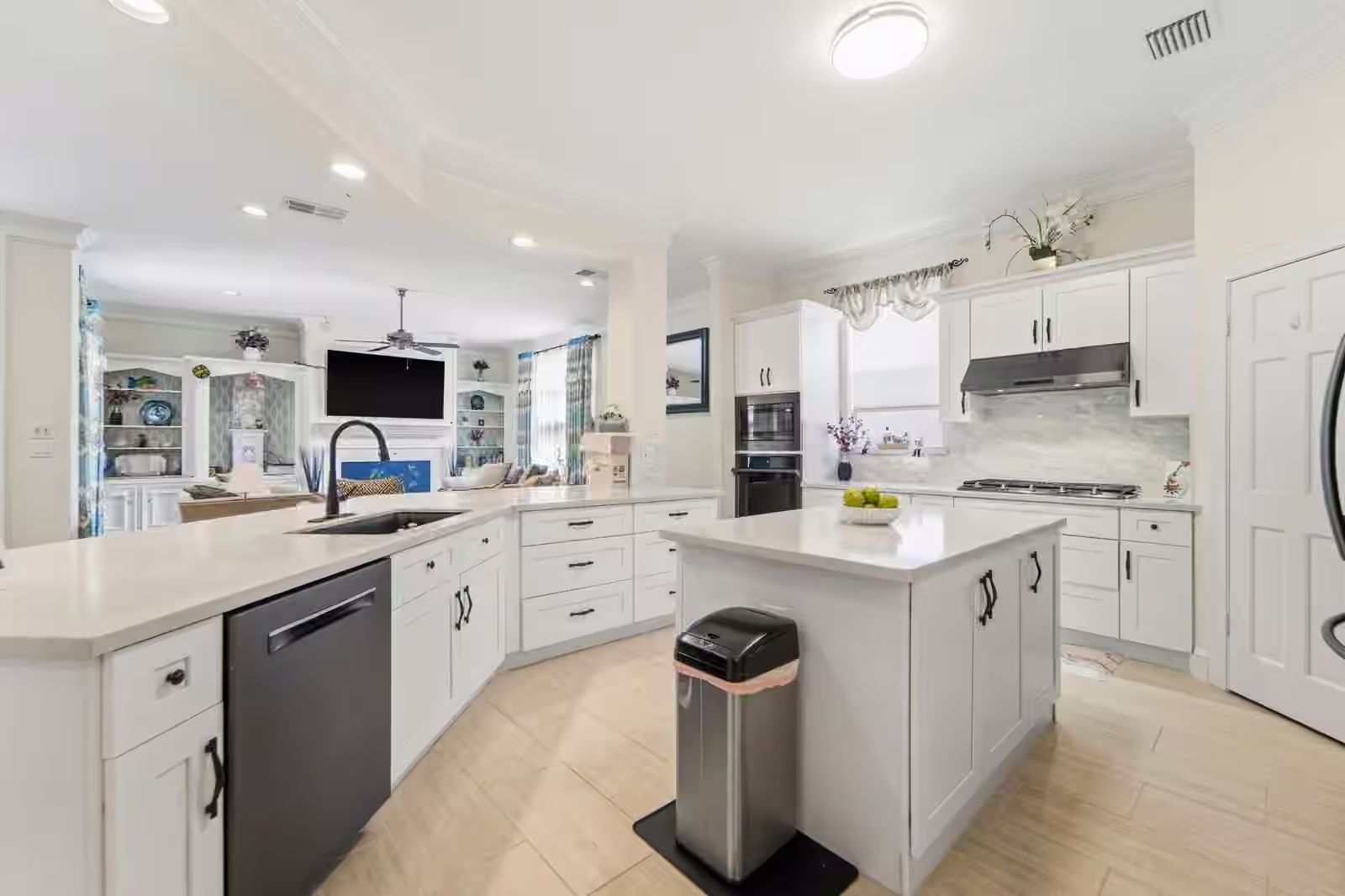 Photo 6 of 1606 Clearwater Creek Drive, Sugar Land, TX