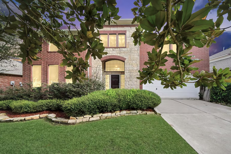 Photo 3 of 7714 Heron Lakes Drive, Houston, TX
