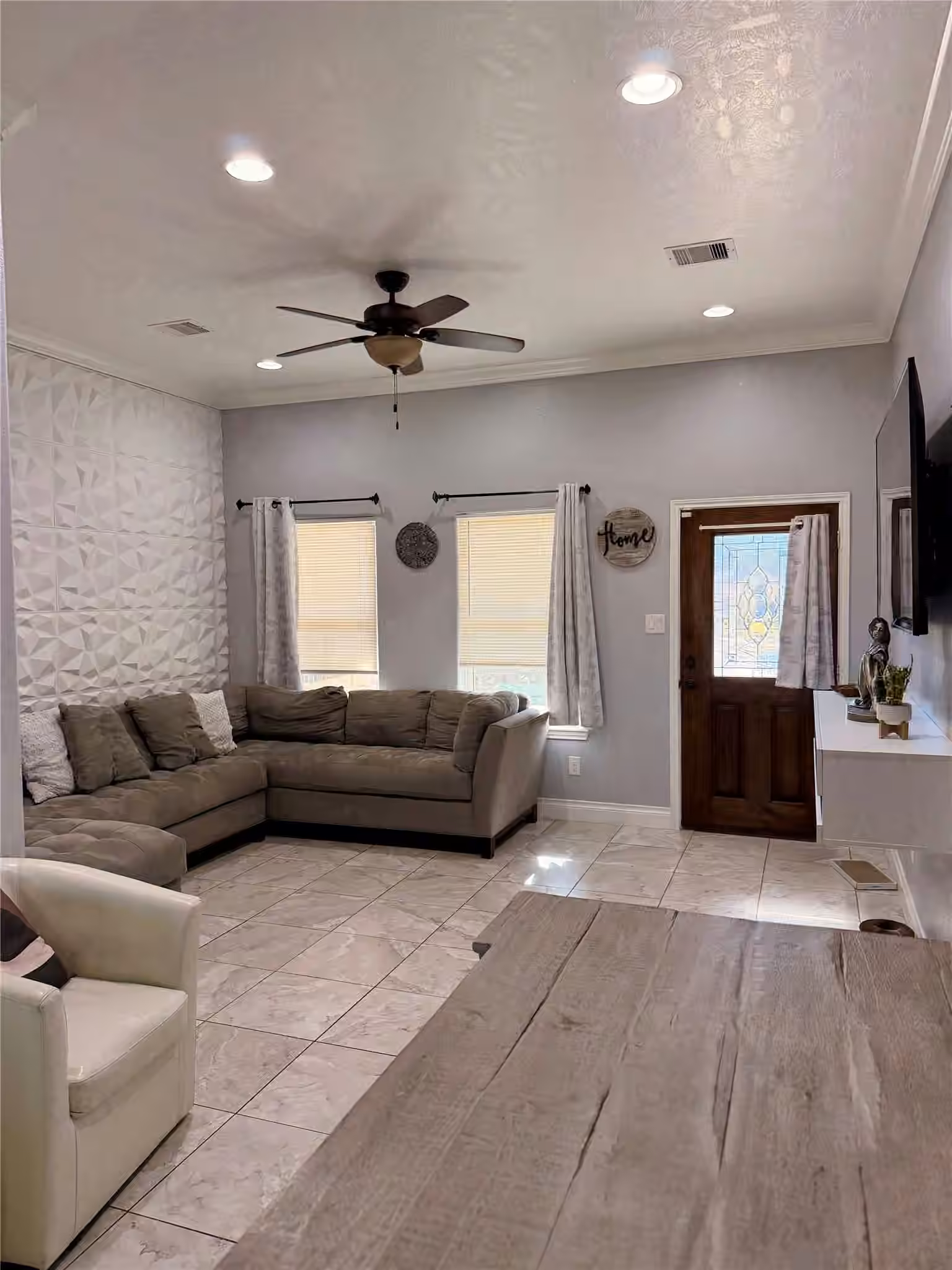 Photo 4 of 1119 Marleen Street, Houston, TX