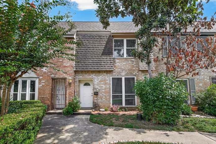 Photo 5 of 840 Threadneedle Street 192, Houston, TX