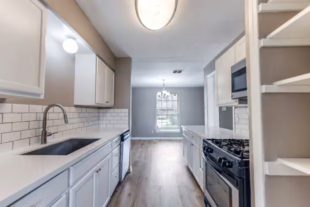 Photo 4 of 803 Knob Hollow Street, Channelview, TX