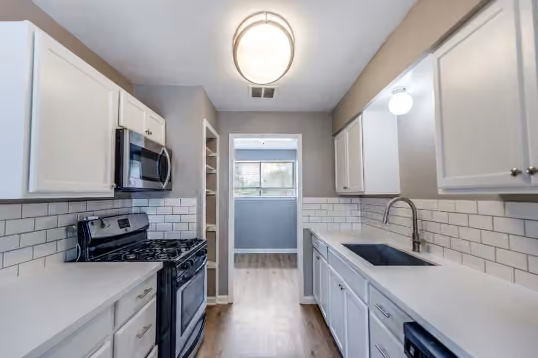 Photo 5 of 803 Knob Hollow Street, Channelview, TX