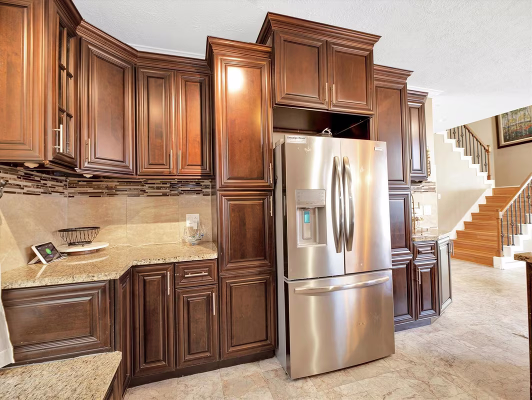 Photo 2 of 7042 River Garden Drive, Houston, TX