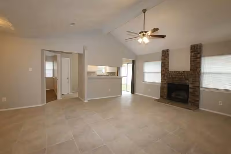 Photo 2 of 4817 Redbud Drive, Rosenberg, TX