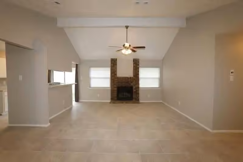 Photo 3 of 4817 Redbud Drive, Rosenberg, TX