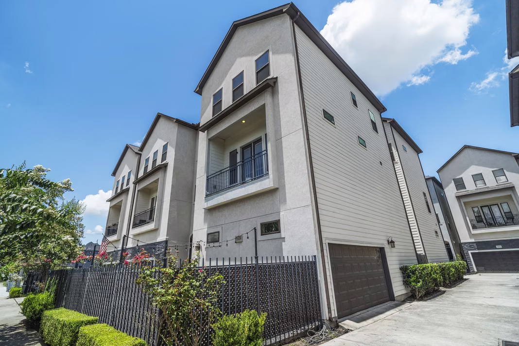 Photo of 1629 W 23rd Street, Houston, TX