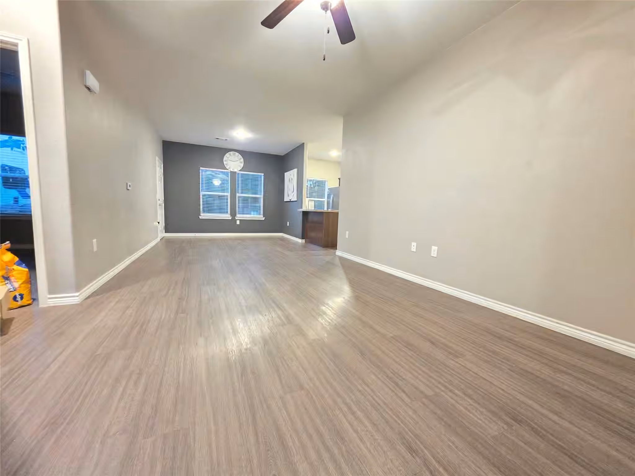 Photo 5 of 737 County Road 3406, Cleveland, TX