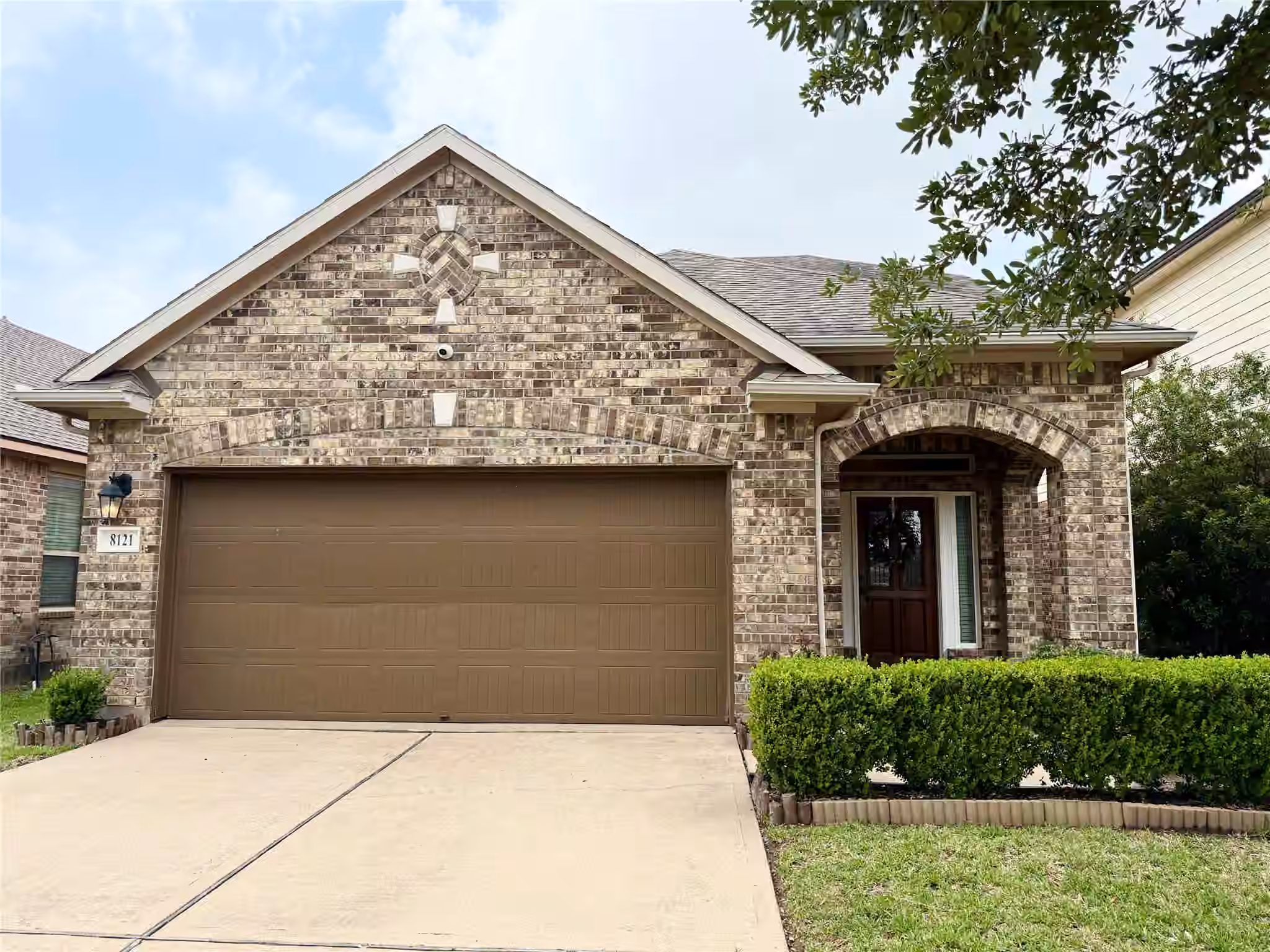 Photo of 8121 E Pine Creek Bend, Cypress, TX 77433