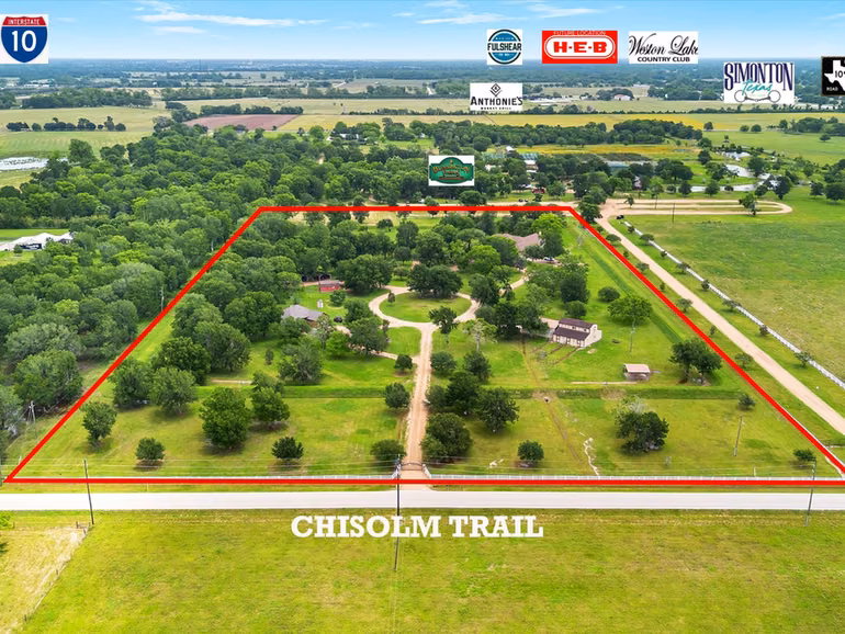 Photo of 530 Chisolm Trail, Simonton, TX