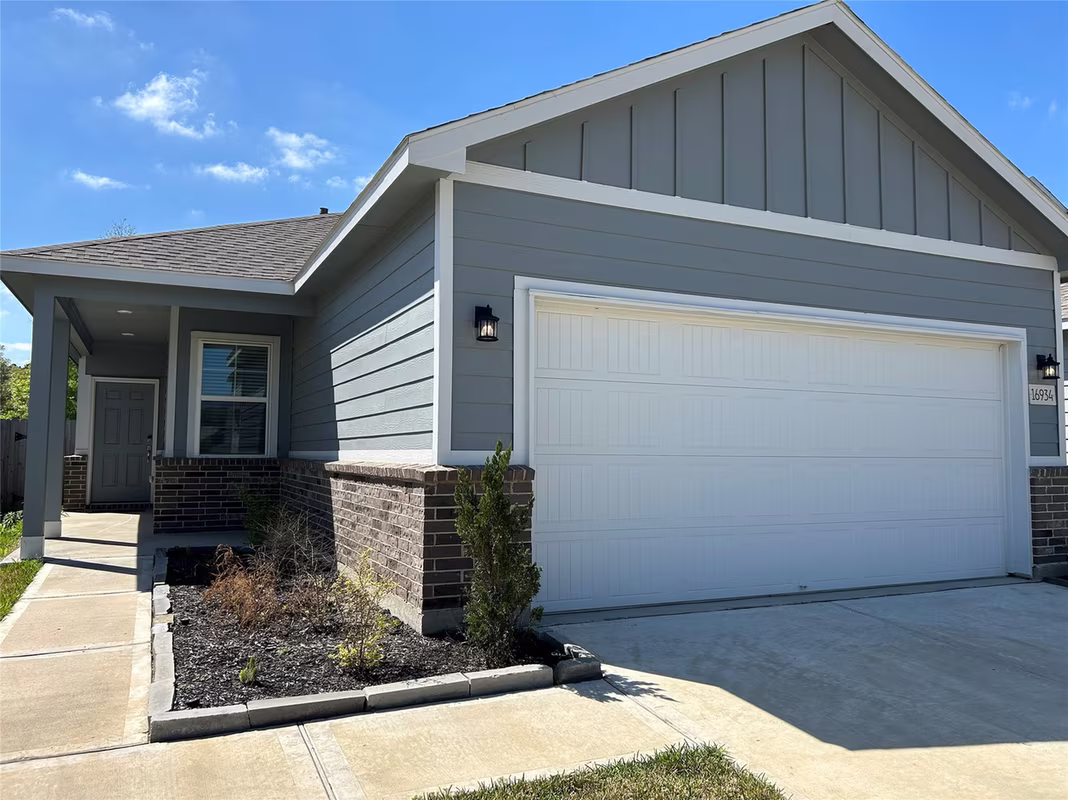 Photo 3 of 16934 Needlepoint Drive, Conroe, TX