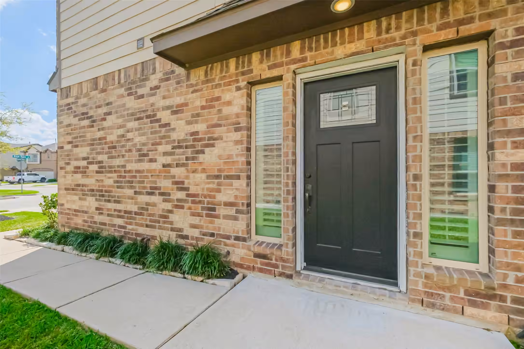 Photo 2 of 1242 Willow Plains Lane Lane N, Rosenberg, TX