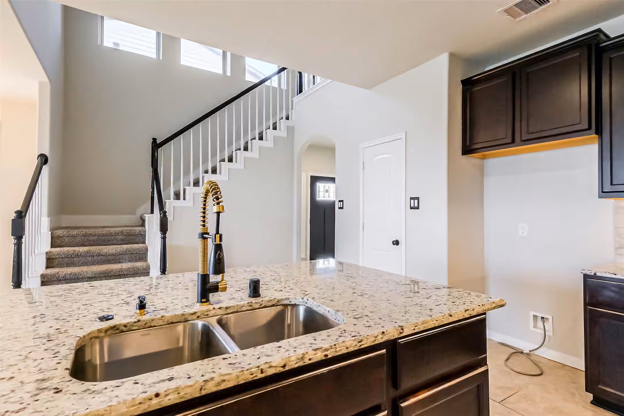 Photo 5 of 1242 Willow Plains Lane Lane N, Rosenberg, TX