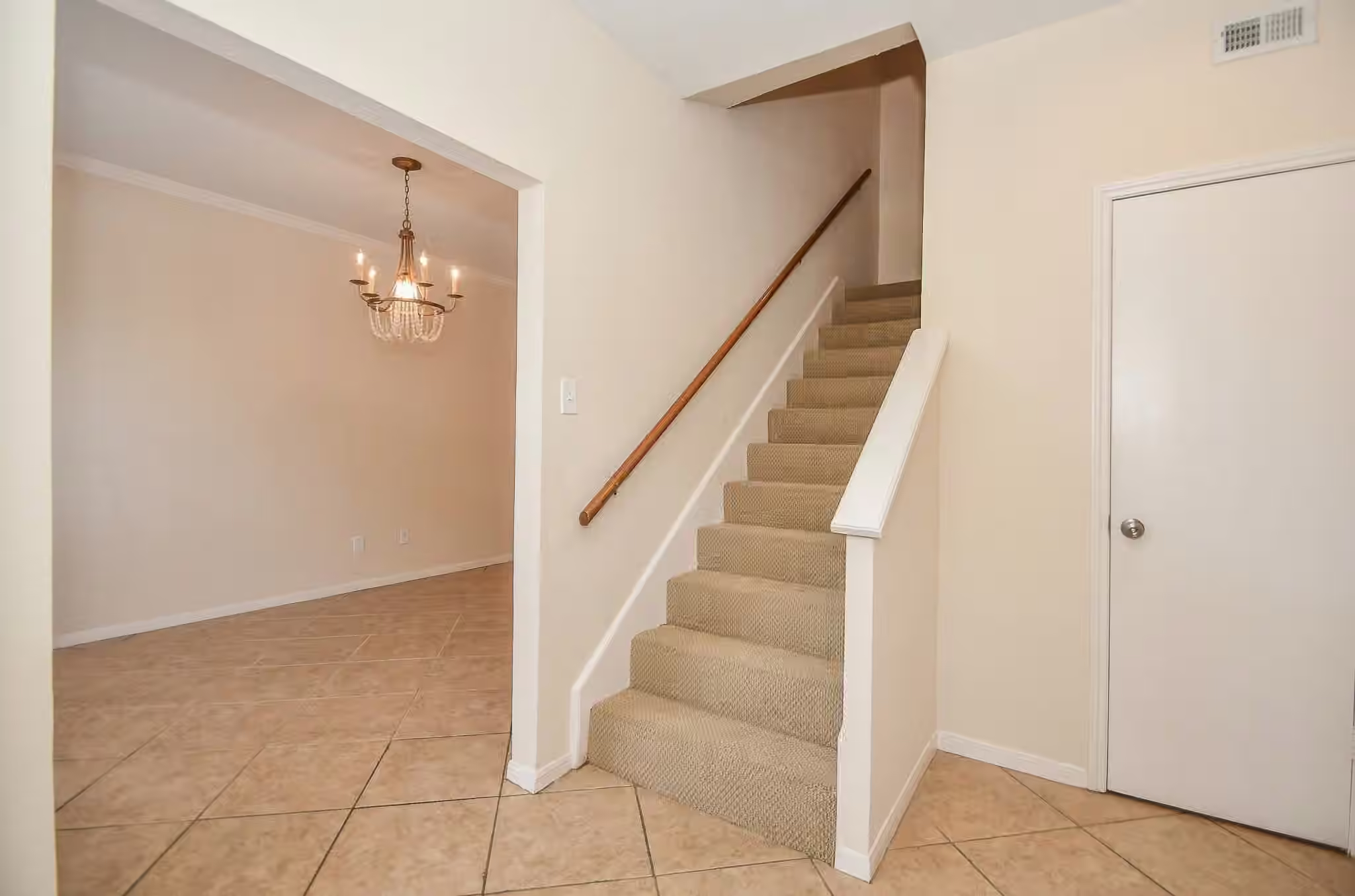 Photo 4 of 2100 Tanglewilde Street 169, Houston, TX