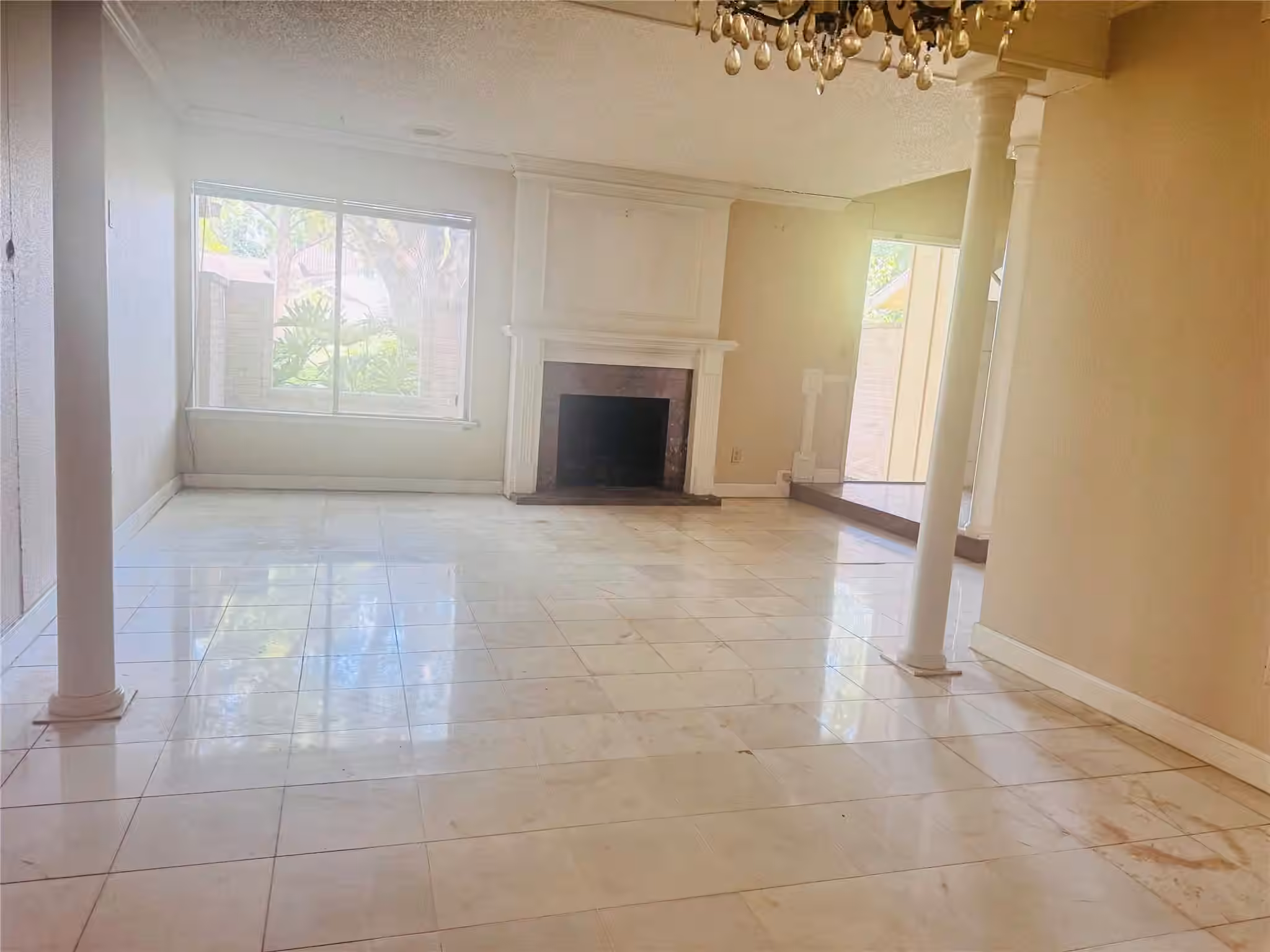 Photo 4 of 11663 Village Place Drive, Houston, TX