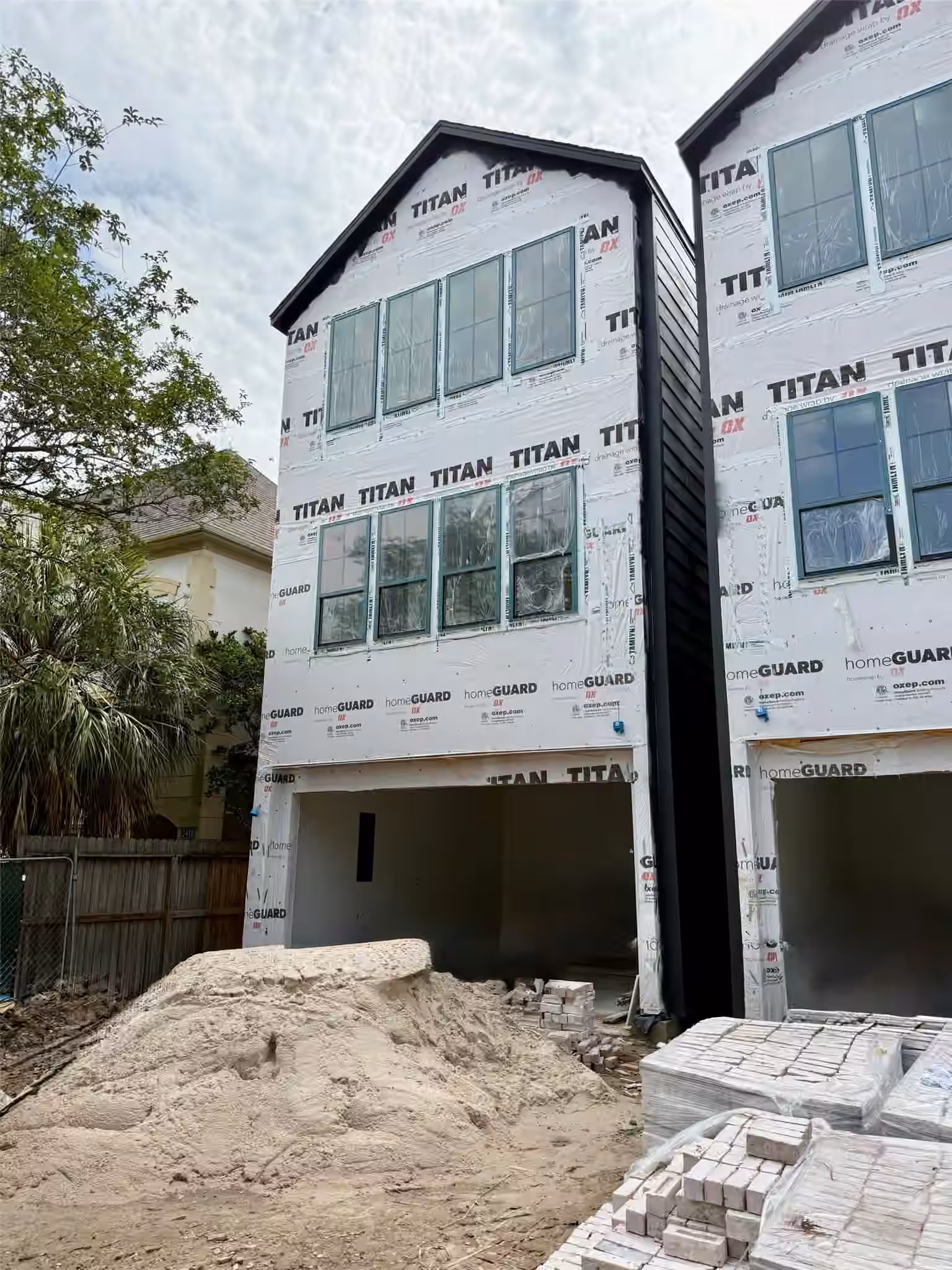 Photo 3 of 2413 BRUN Street A, Houston, TX