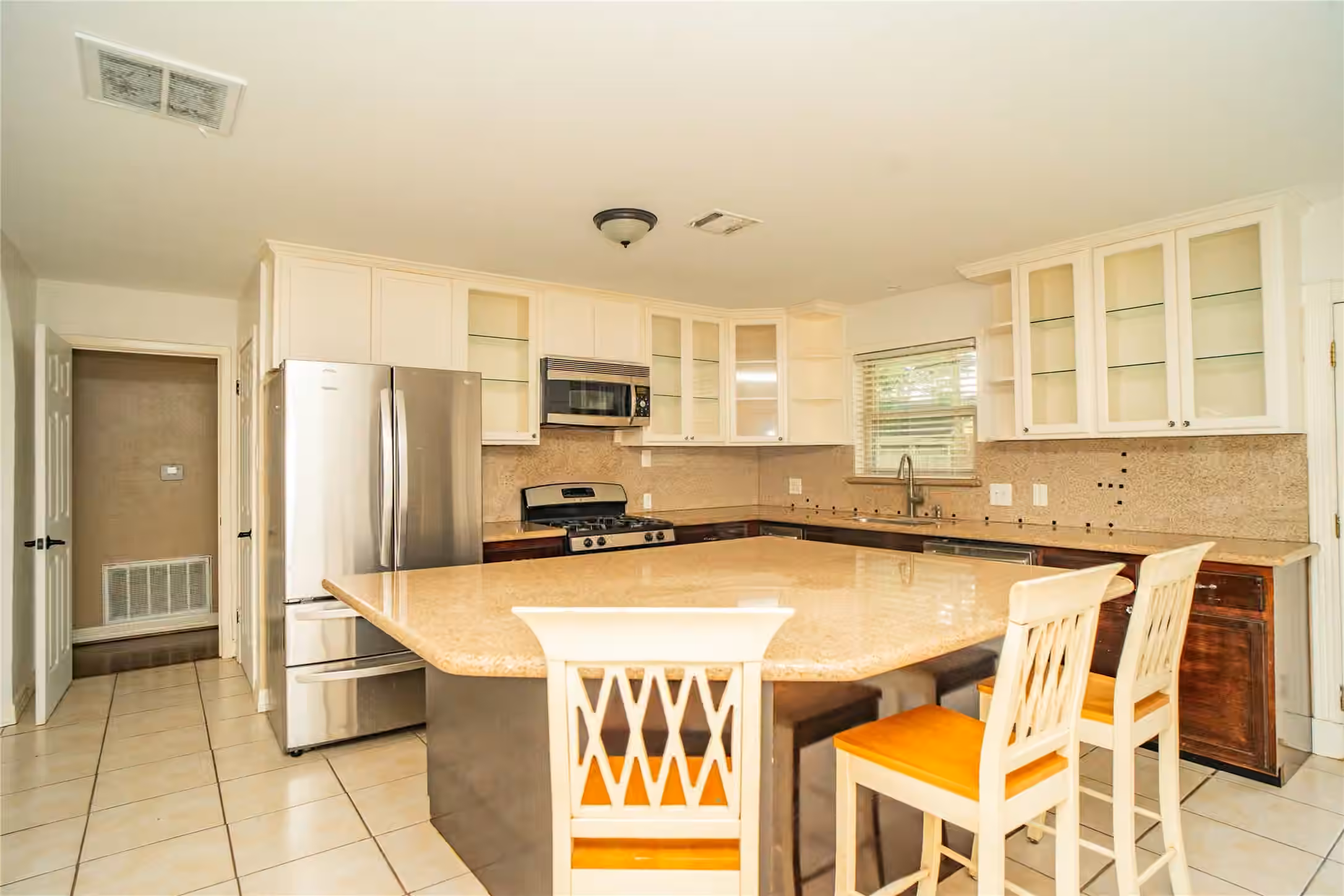 Photo 2 of 4833 Hummingbird Street, Houston, TX