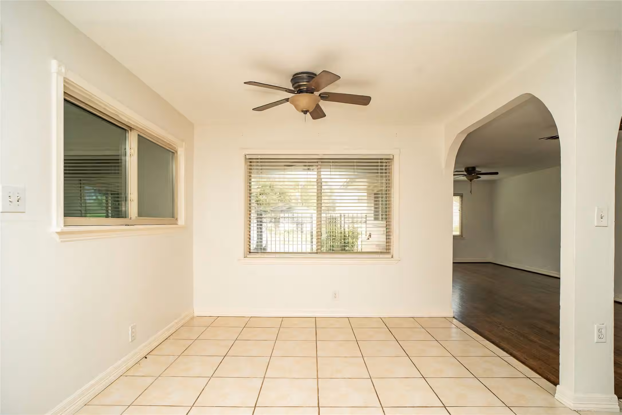 Photo 6 of 4833 Hummingbird Street, Houston, TX