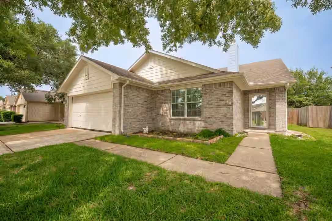 Photo of 7830 Hunters Peak Lane, Baytown, TX 77523