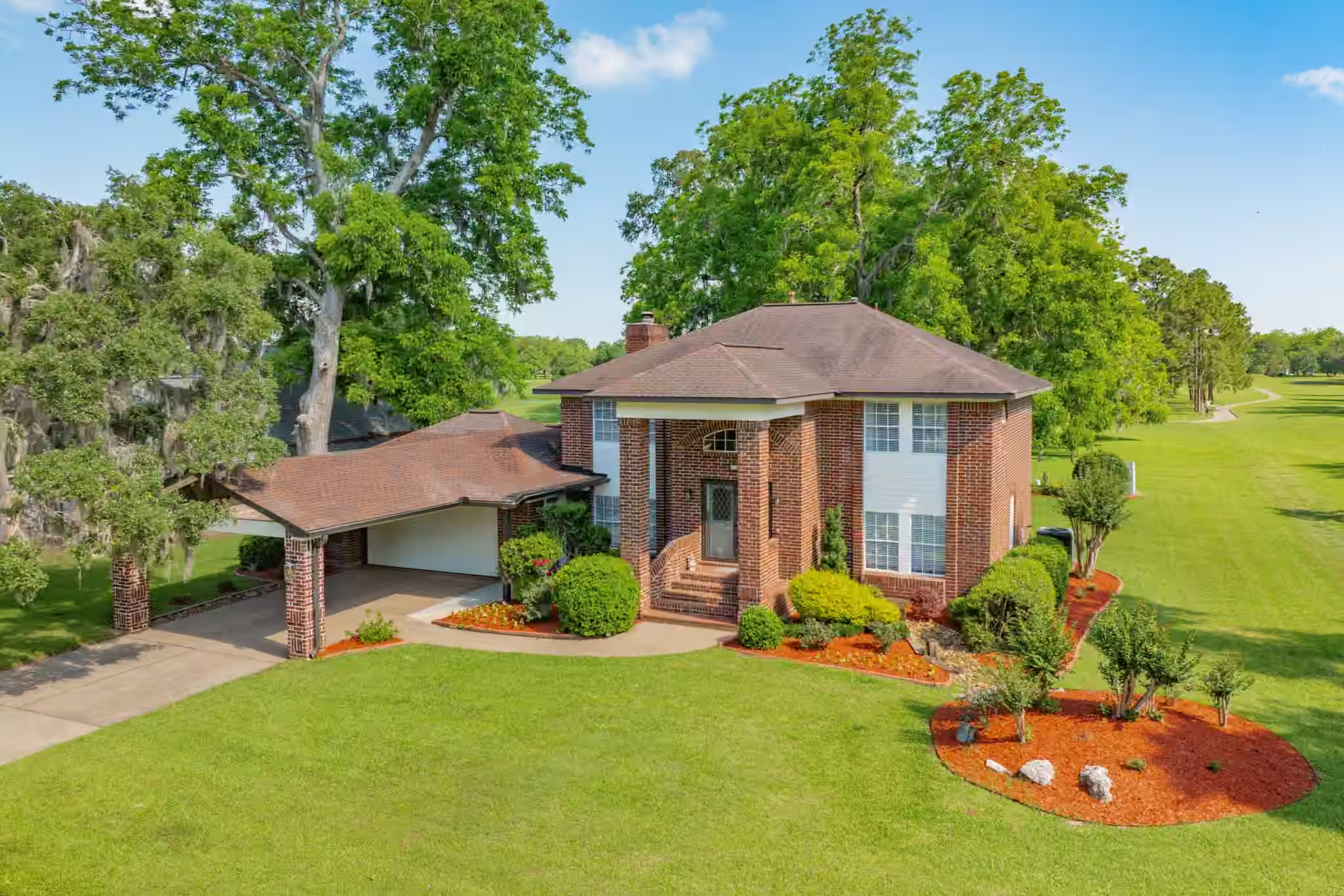 Photo 3 of 320 N Amherst Drive, West Columbia, TX