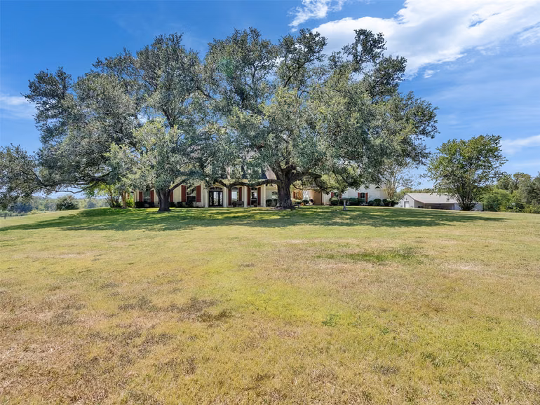 Photo 2 of 9265 Wren Lane, Bellville, TX