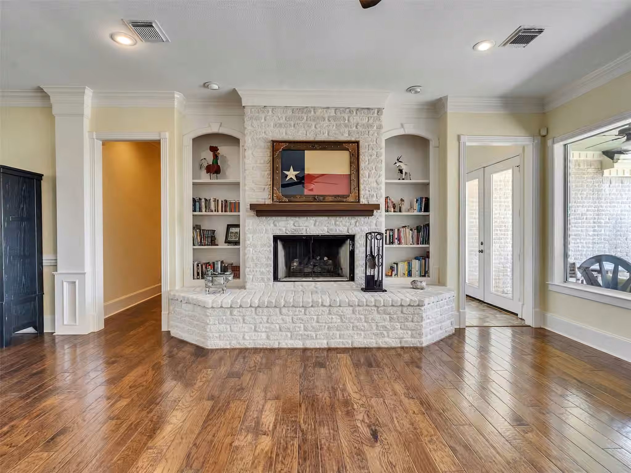 Photo 7 of 9265 Wren Lane, Bellville, TX