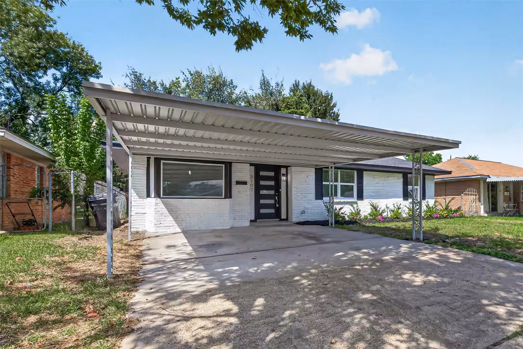 Photo 3 of 3107 Sunnydale Drive, Houston, TX