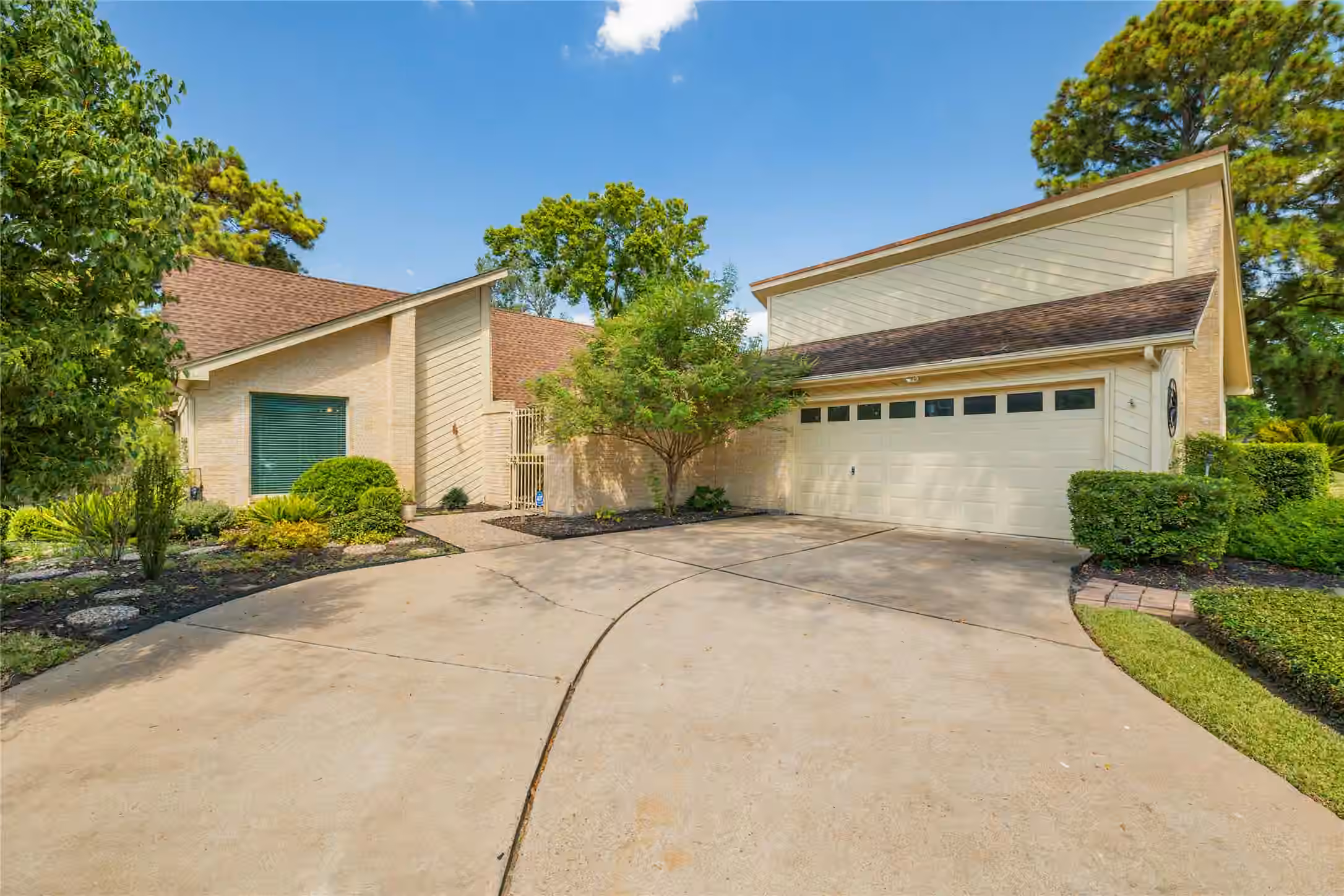 Photo of 18202 Widcombe Drive, Houston, TX