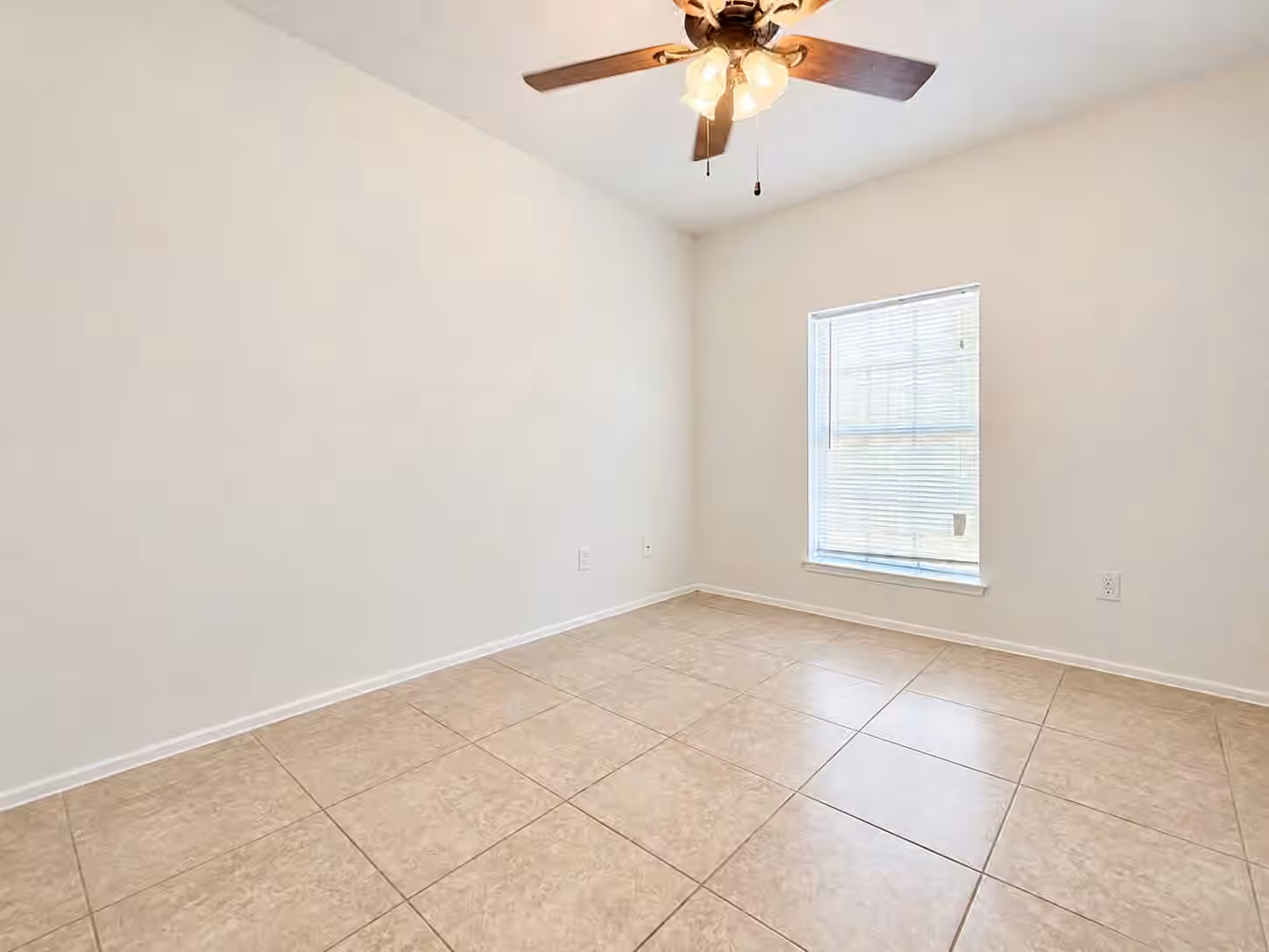 Photo 7 of 16347 Villaret Drive, Houston, TX