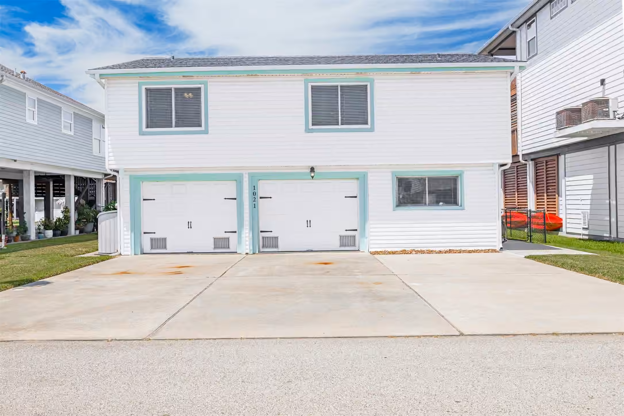 Photo of 1021 Redfish Street, Hitchcock, TX 77563