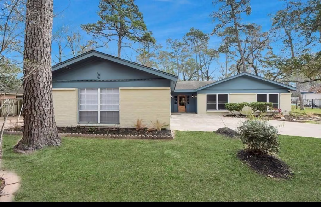 Photo 2 of 26206 Maplewood Drive, Spring, TX