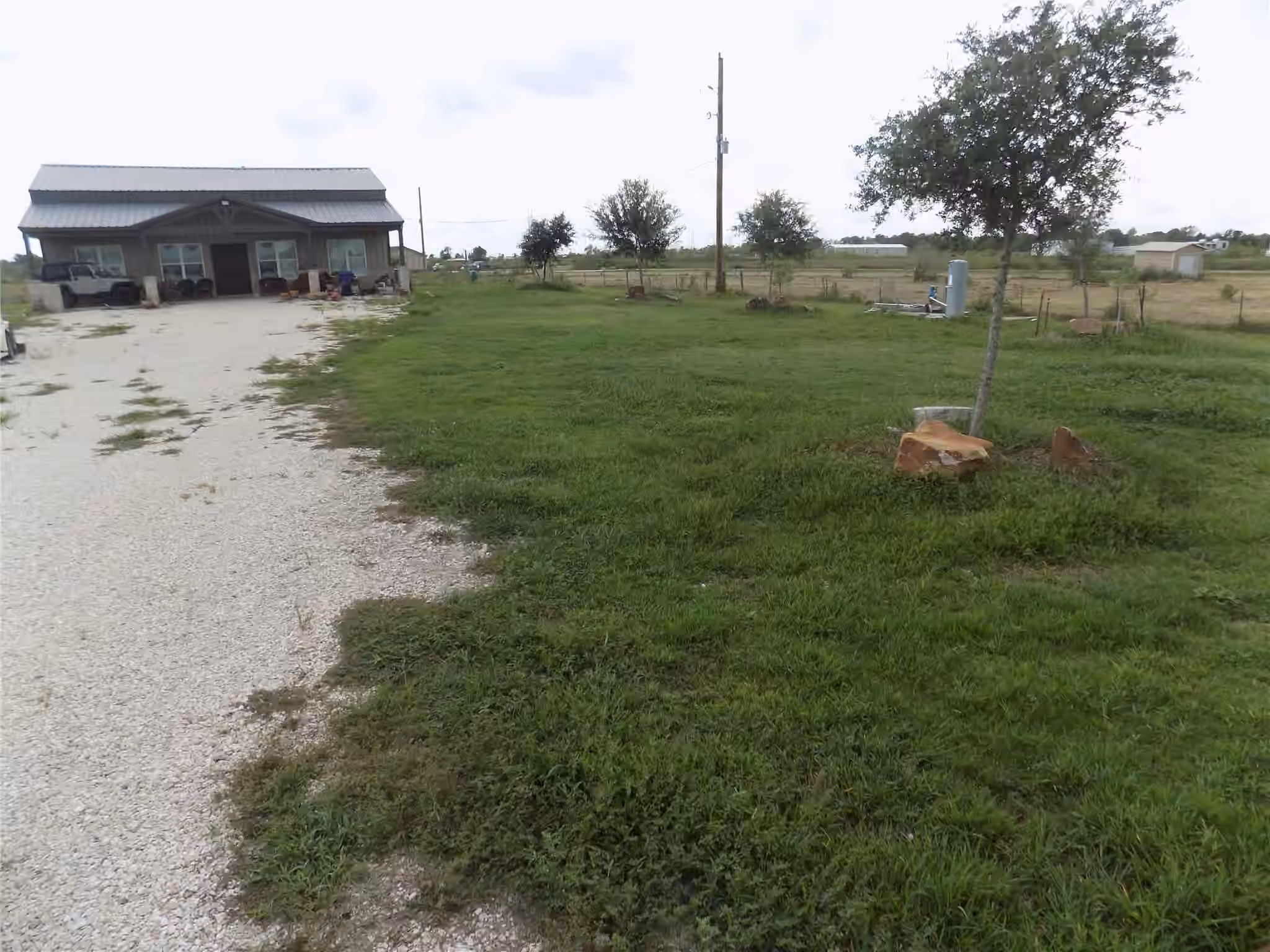 Photo of 4726 County Road 45, Angleton, TX 77515