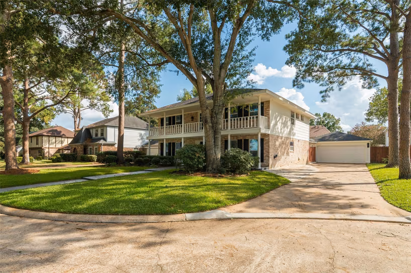 Photo 2 of 18115 Longcliffe Drive, Houston, TX