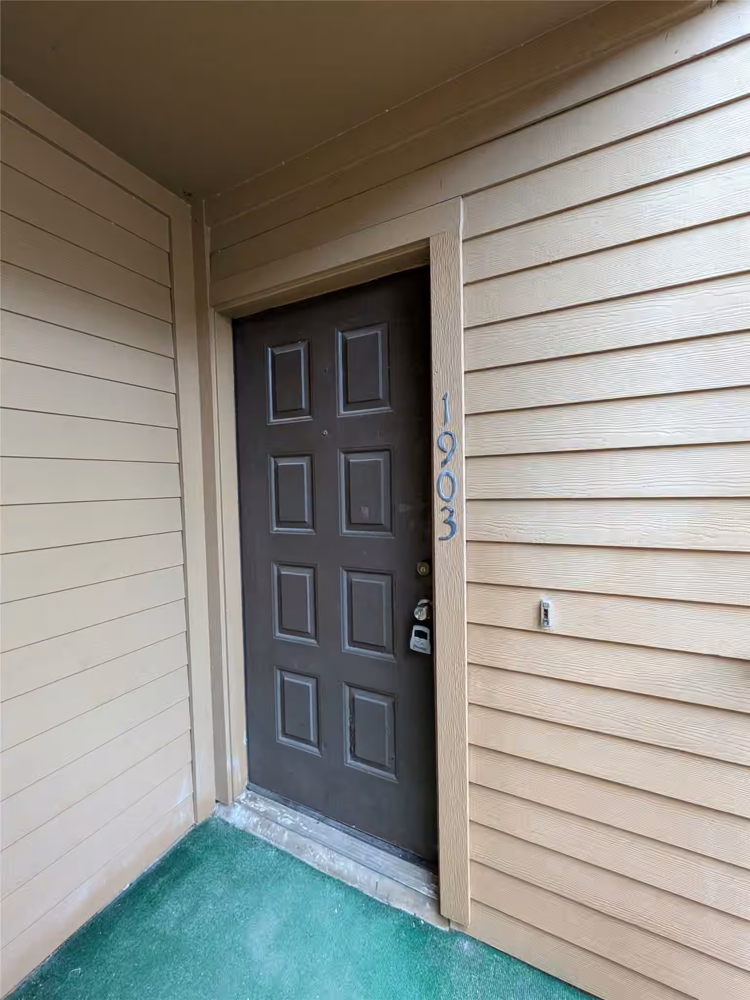 Photo 6 of 10555 Turtlewood Court 1903, Houston, TX