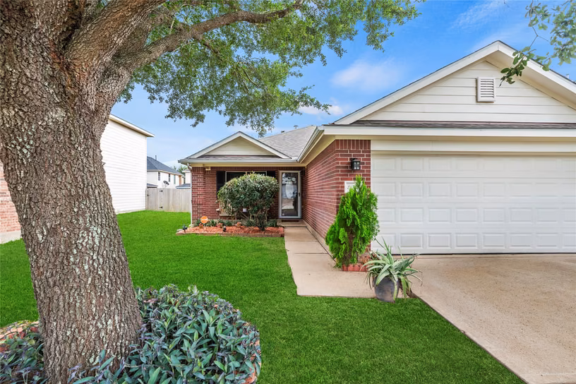 Photo 2 of 20723 Dewberry Creek Lane, Katy, TX