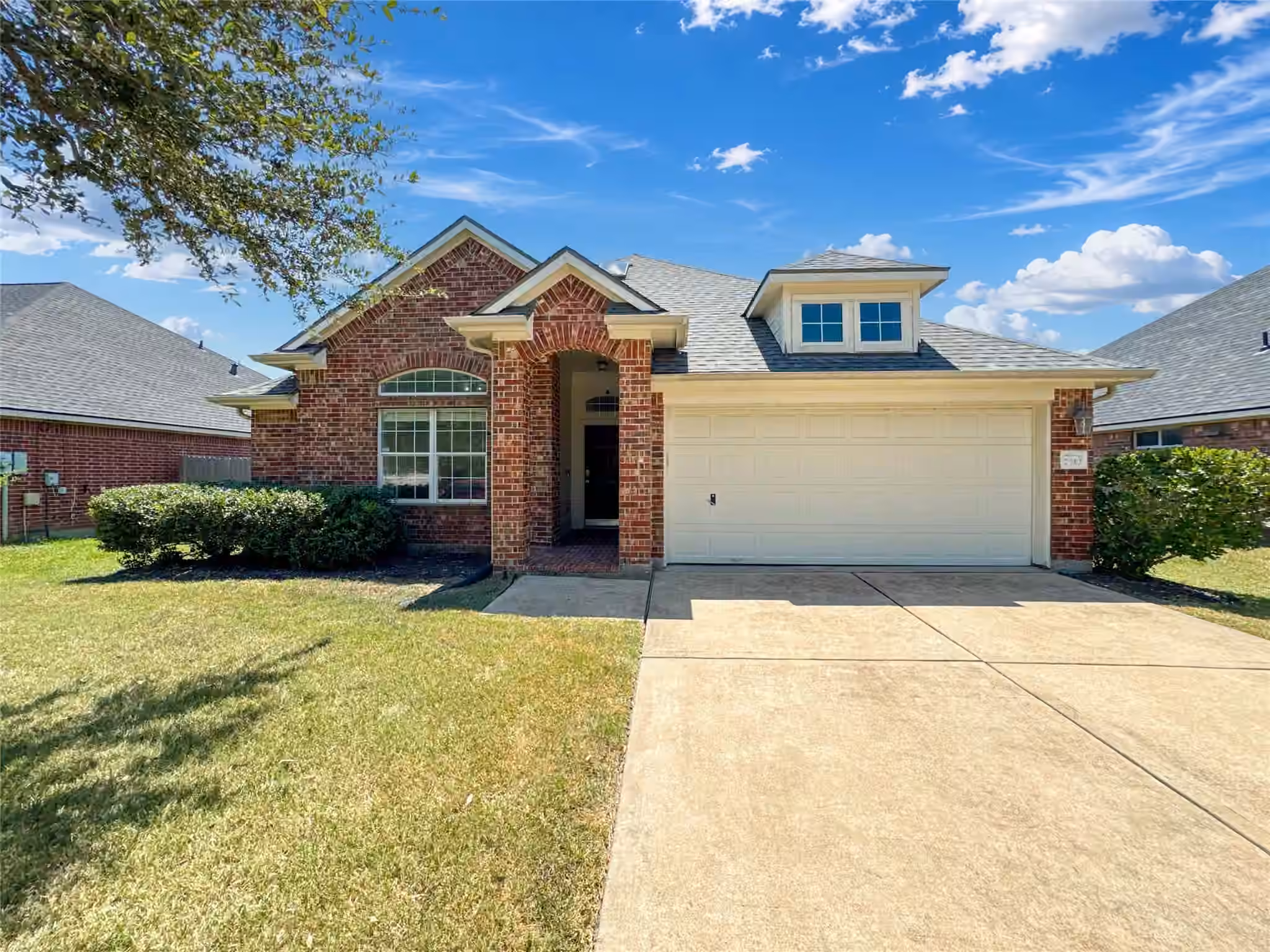 Photo 4 of 7510 Waterlilly Lane, Pearland, TX