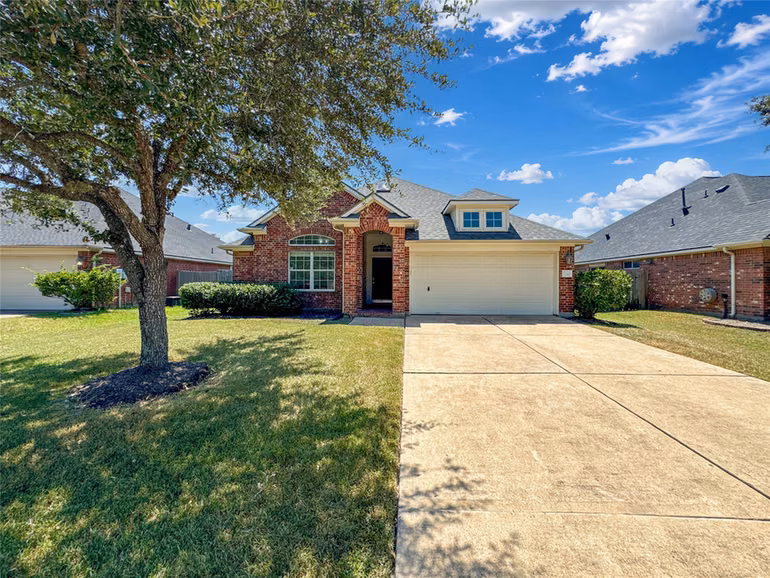 Photo 5 of 7510 Waterlilly Lane, Pearland, TX