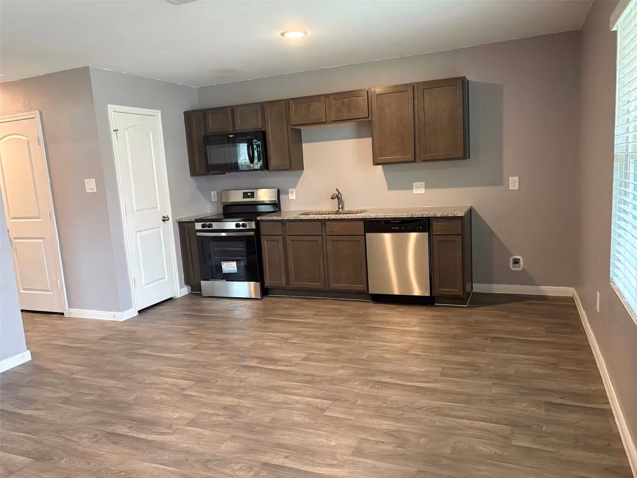 Photo 3 of 9822 Emerald Stone Way, Conroe, TX